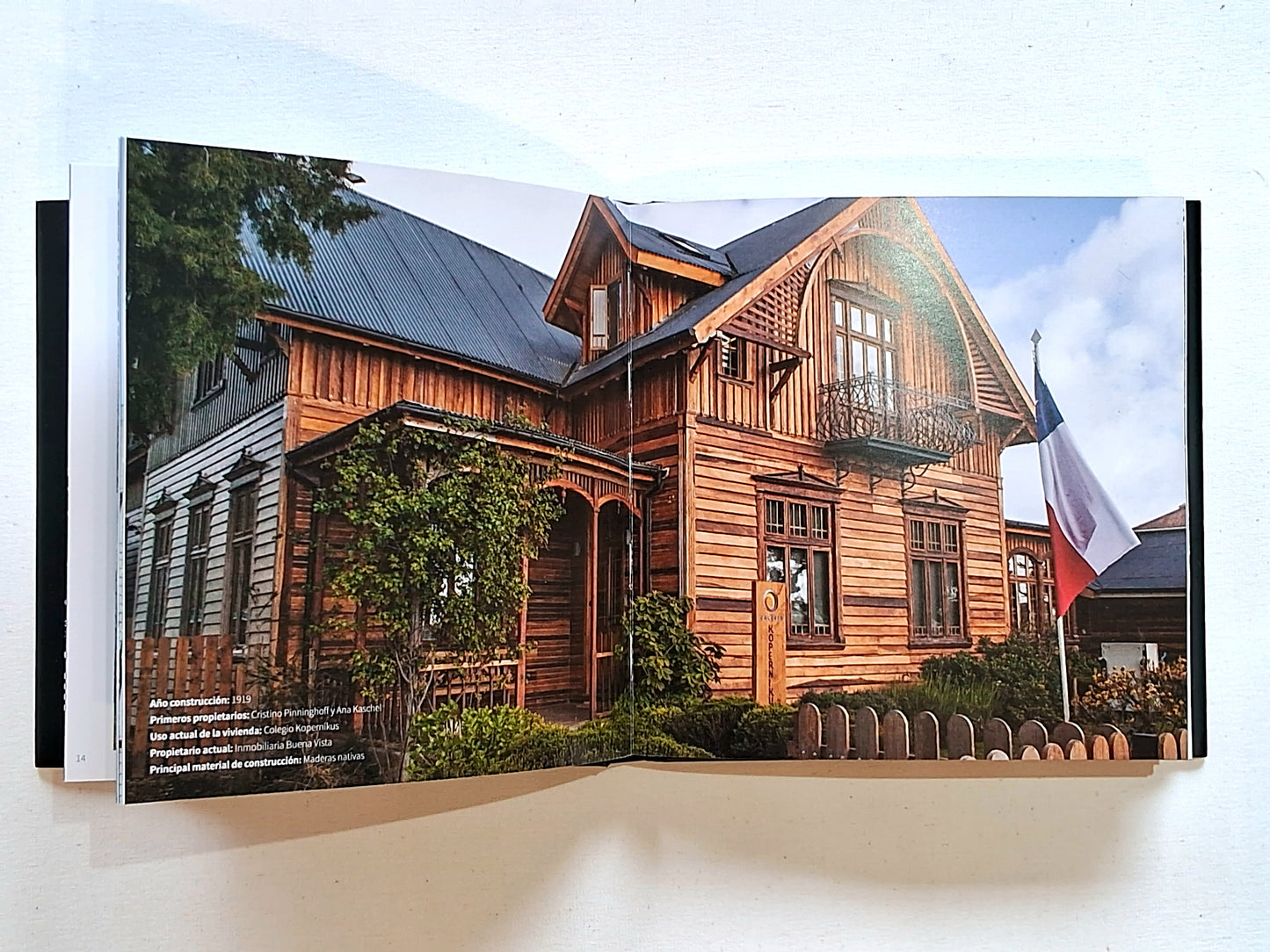 Libro FRUTILLAR, CASAS ALEMANAS.                                            Precio por mes del patrimonio.